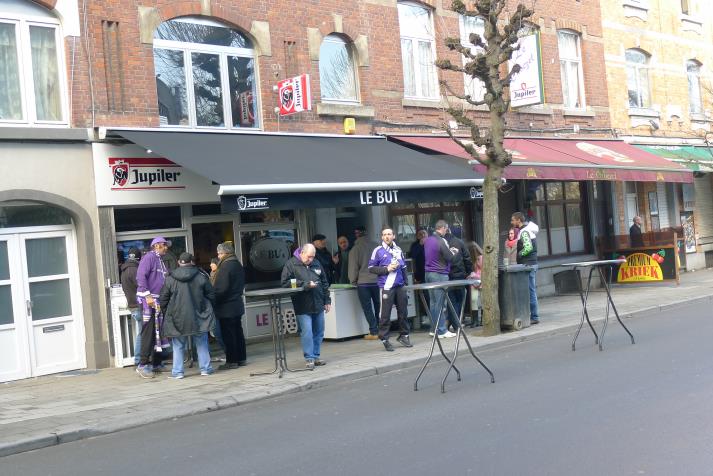 anderlecht fans drinking
