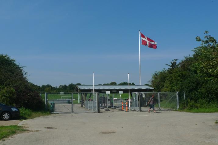 espelundens idraetsanlaeg, entre