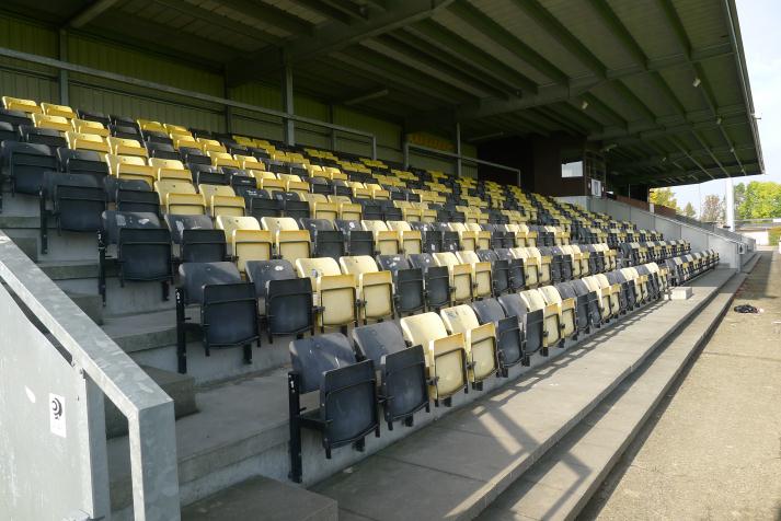 west stand2