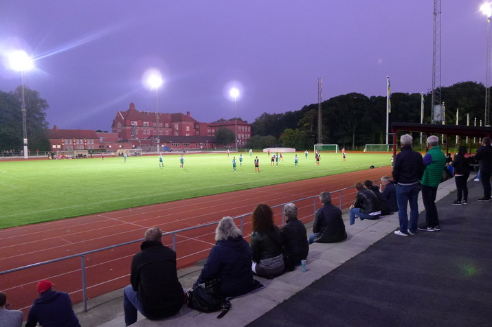 Ekevalla-IP-under-floodlights.JPG