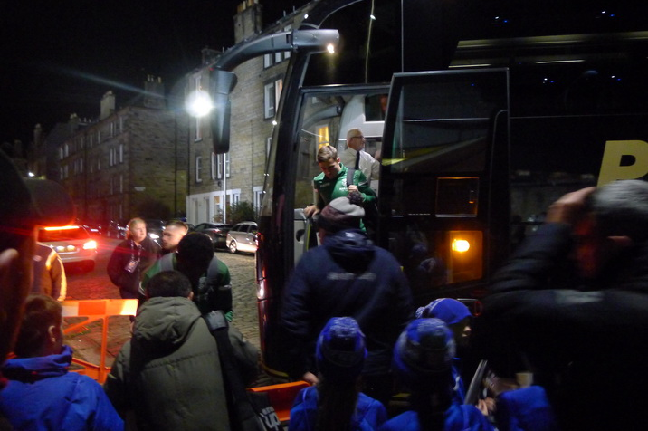 Hibs-arriving.JPG