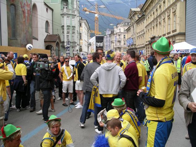 fans in the city centre4