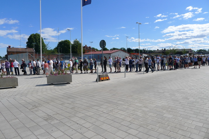 Queue.JPG