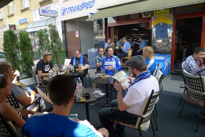 fans drinking
