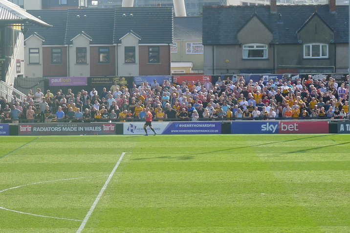 Newportfans2.JPG
