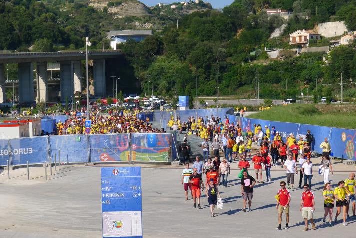 fans entering