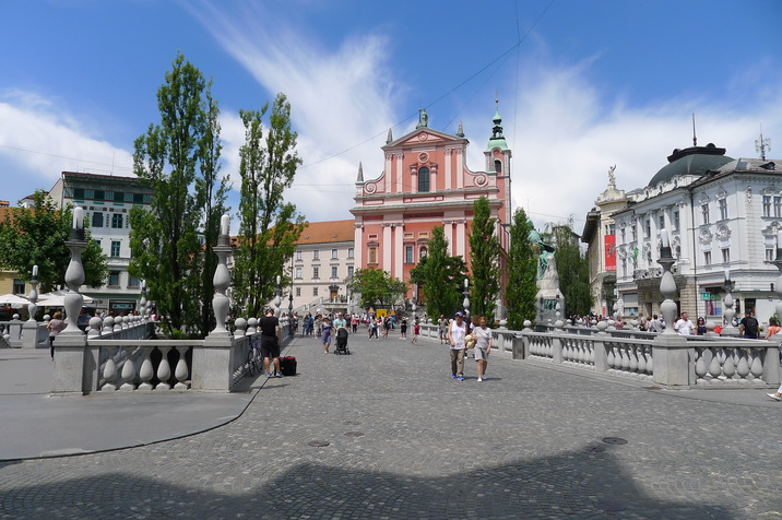Three-bridges-and-church.JPG