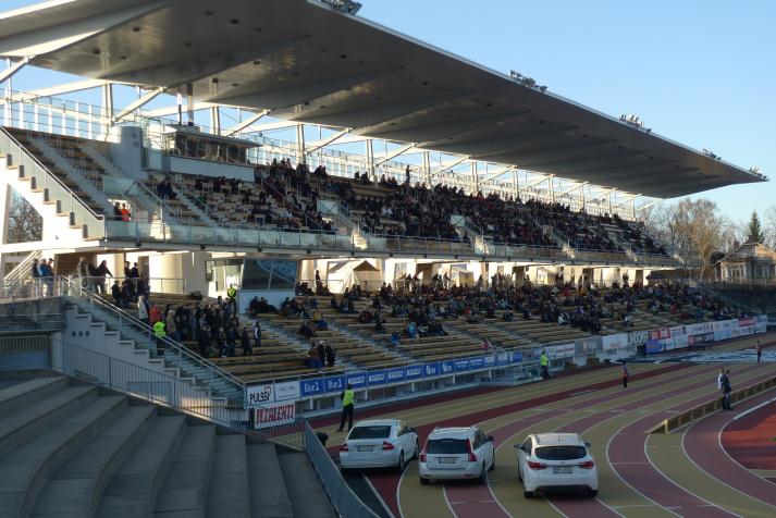 west stand3