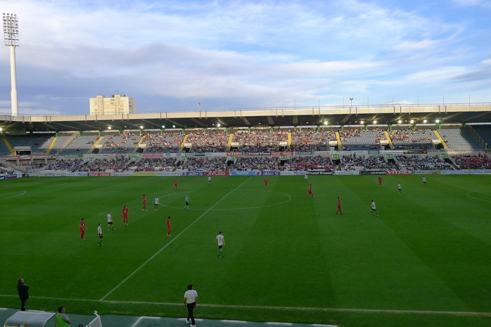 Tribuna-Este2.JPG