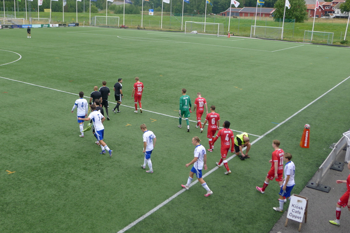 Players-and-officials.JPG