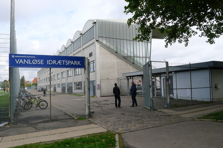 Vanloese-Idraetspark-entrance.JPG