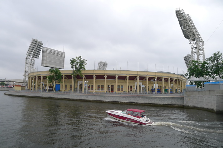 Stadion-Petrovskij.JPG