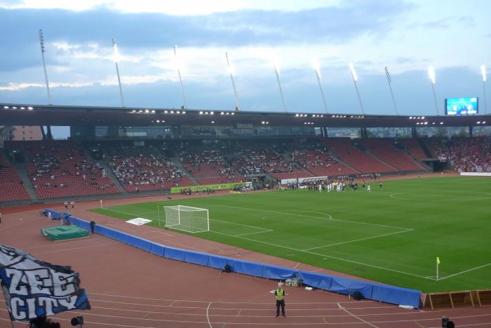west stand2