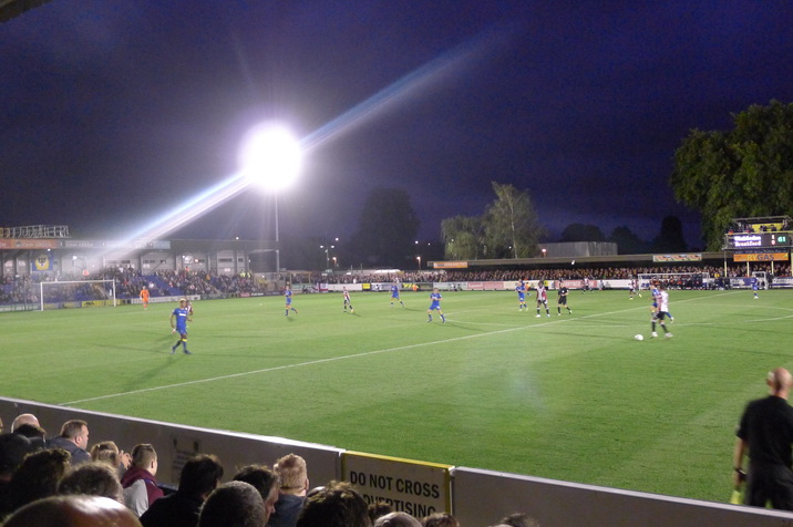 Kingsmeadow-Stadium-under-floodlights.JPG