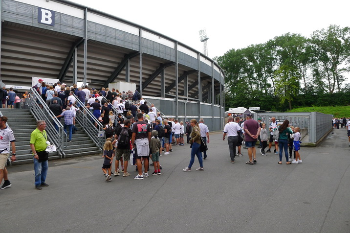 West-Stand-rear.JPG