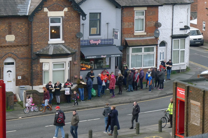 Fans-outside2.JPG