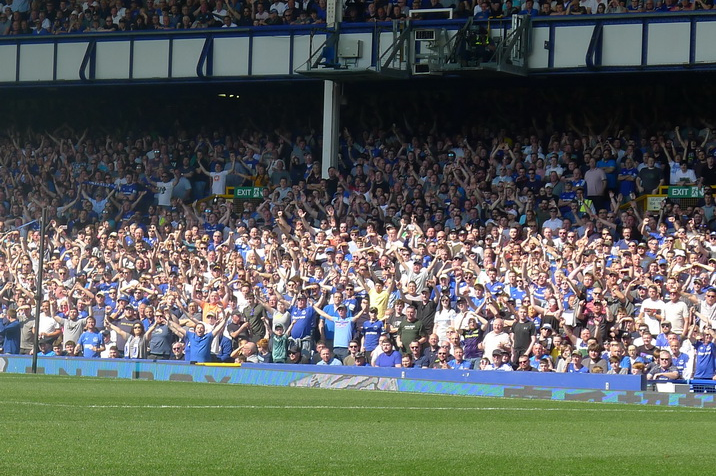 Evertonfans.JPG