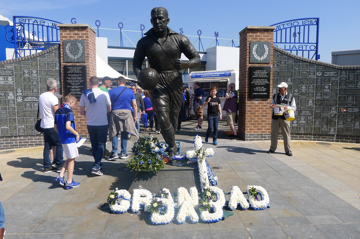 Statue-Dixie-Dean.JPG