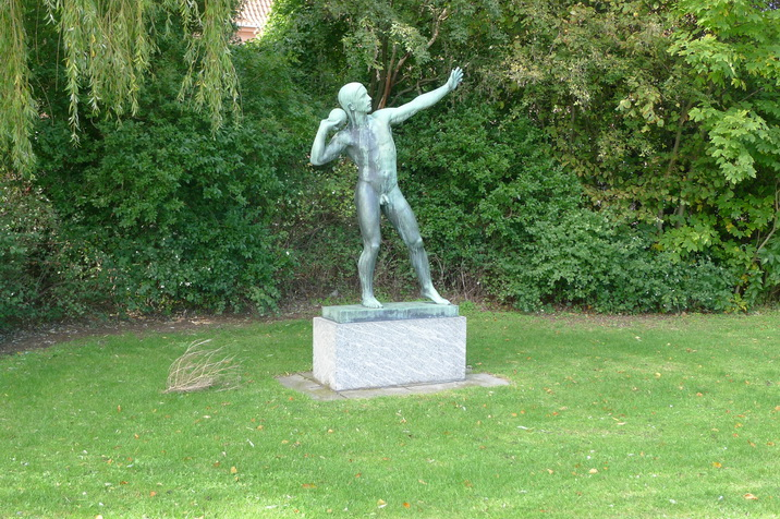 Statue.JPG