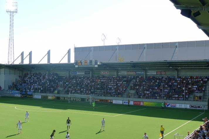 west stand2