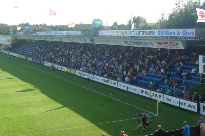 west stand3