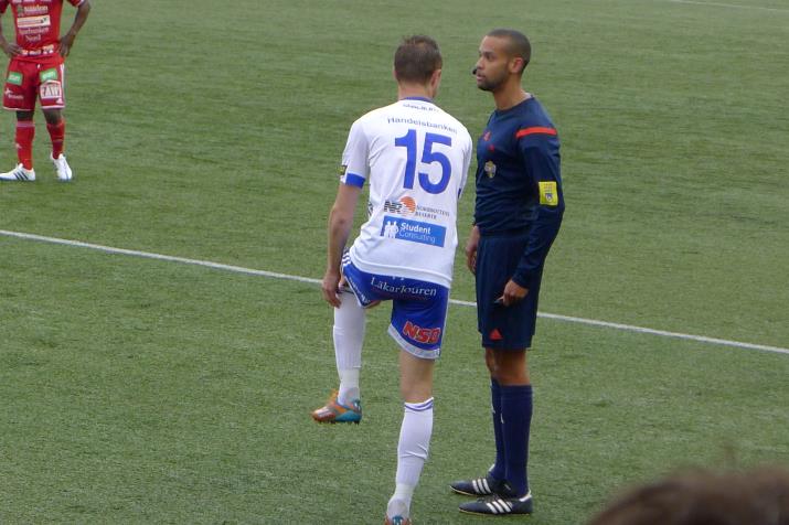 referee