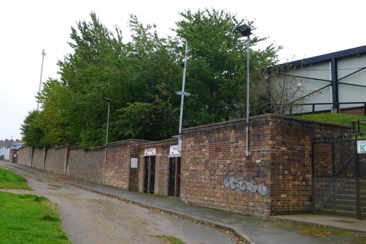 bycars road end, rear