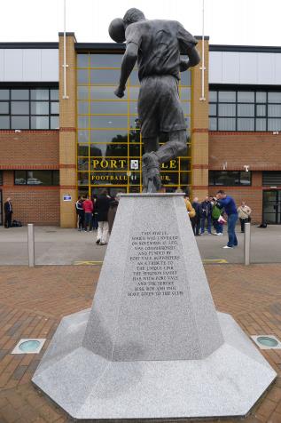 statue2