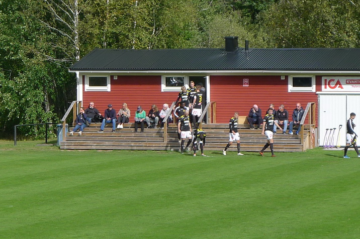 Away-team-entering.JPG