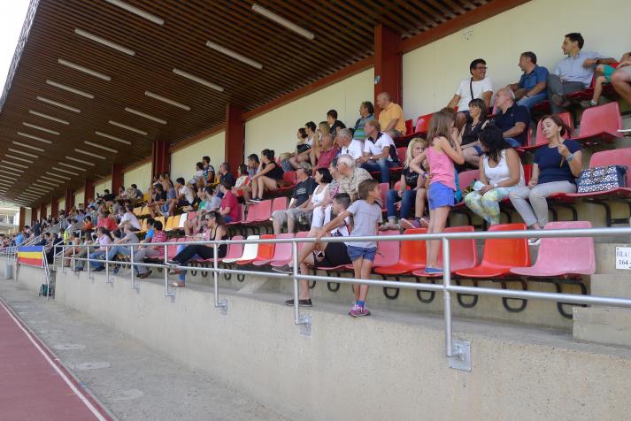 west stand5